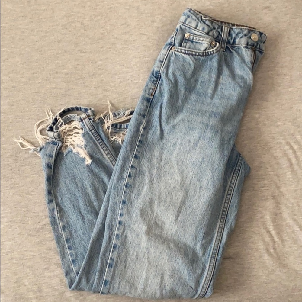 TOPSHOP boyfriend jeans.